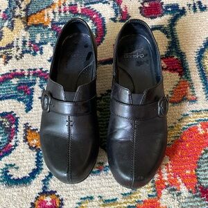 Dansko black shoes